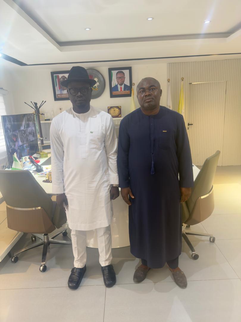 T4T National President meeting a state official